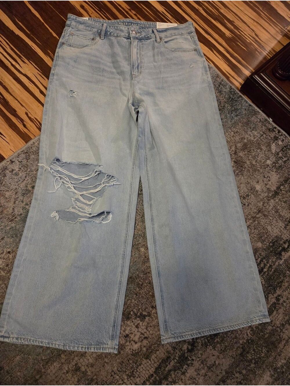 NWT American Eagle Baggy Wide-Leg Denim Jeans Light Wash Women's Size 14 Long
